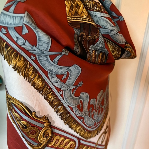 Hermes ‘Bride de Cour’ Scarf. 100% Silk. Made in France. Hand Rolled edges. - Picture 6 of 15